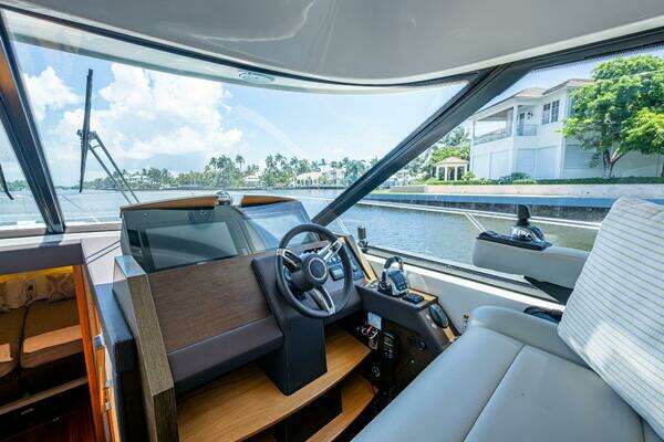 Tiara Yachts  Yacht For Sale