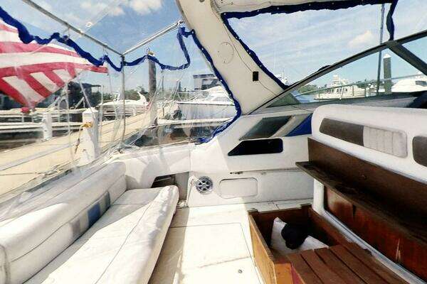 Photo of the 1990 Sea Ray  "Alma"