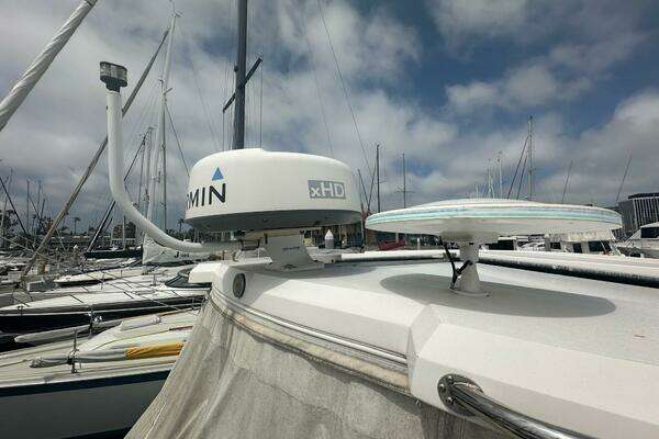 Regal 35 Sport Coupe Yacht For Sale