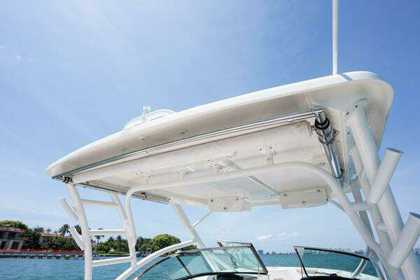 Robalo R317 Dual Console Yacht For Sale