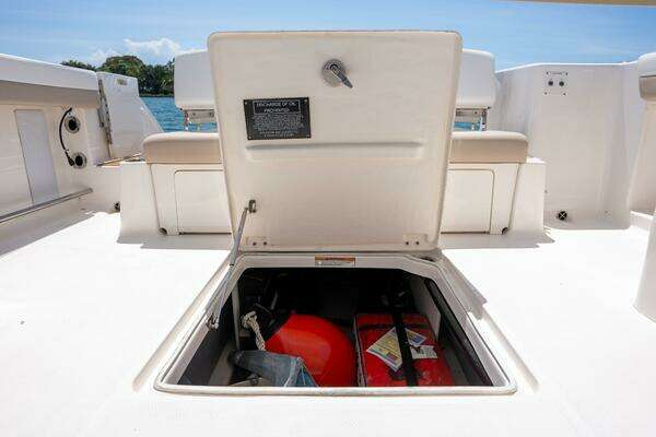 Robalo R317 Dual Console Yacht For Sale