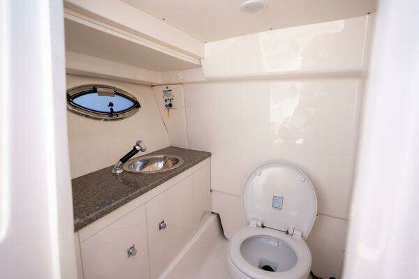 Robalo R317 Dual Console Yacht For Sale