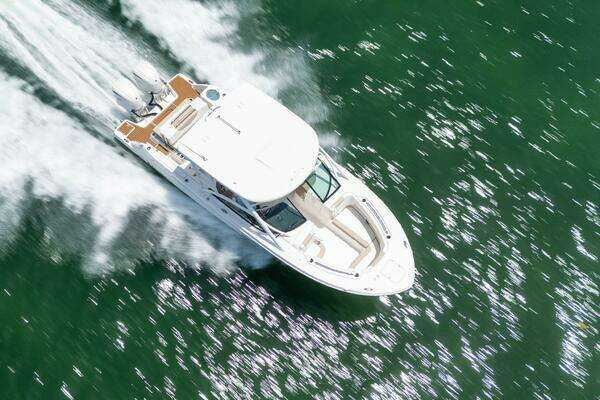 Robalo R317 Dual Console Yacht For Sale