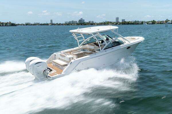Robalo R317 Dual Console Yacht For Sale