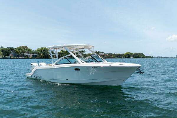 Robalo R317 Dual Console Yacht For Sale
