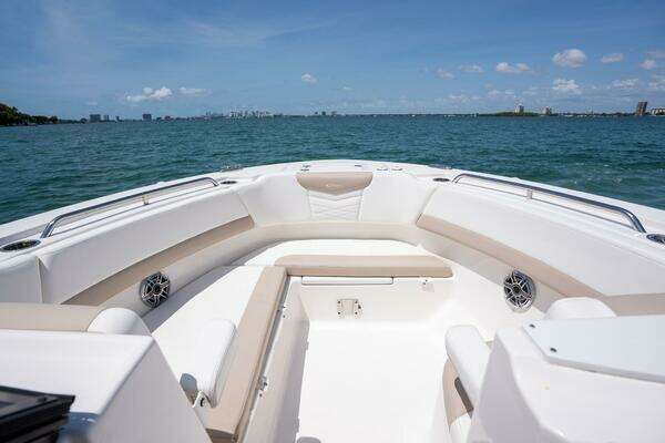 Robalo R317 Dual Console Yacht For Sale