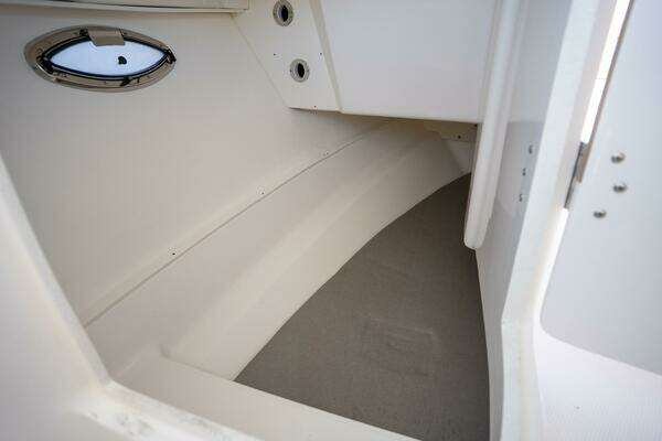 Robalo R317 Dual Console Yacht For Sale