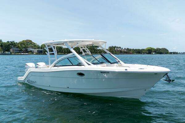 Robalo R317 Dual Console Yacht For Sale