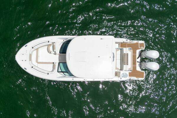 Robalo R317 Dual Console Yacht For Sale