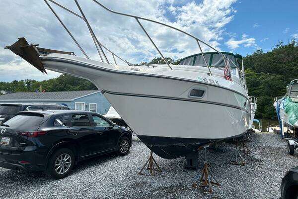 Photo of the 1998 Maxum 2800 SCR "Weekend Distraction"