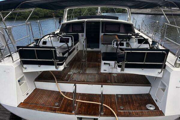 Beneteau Sense 55 Yacht For Sale