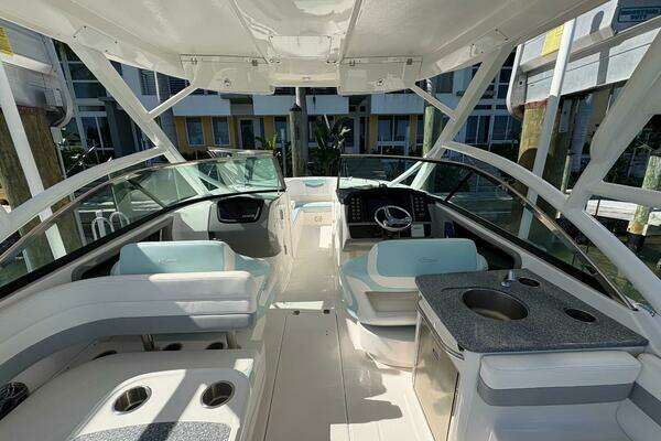 Robalo R317 Dual Console Yacht For Sale