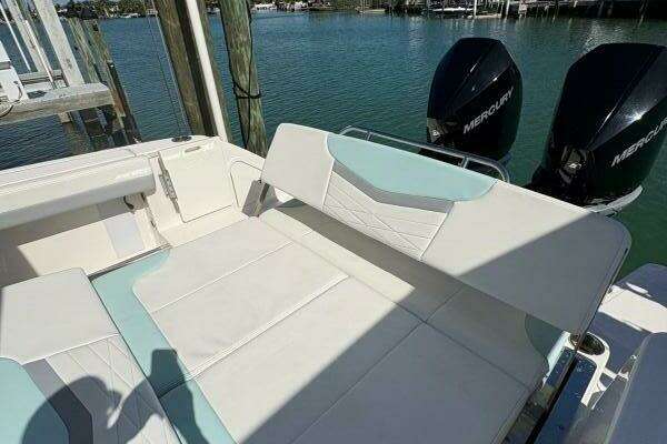 Robalo R317 Dual Console Yacht For Sale