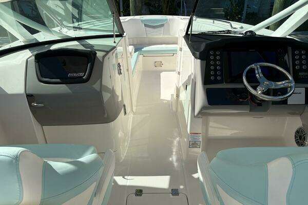 Robalo R317 Dual Console Yacht For Sale