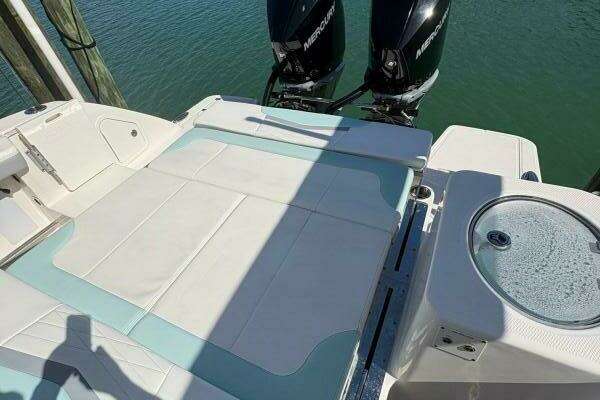 Robalo R317 Dual Console Yacht For Sale