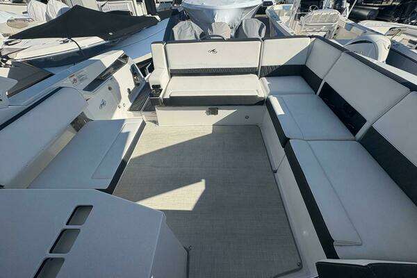 Monterey 355 Super Sport Yacht For Sale