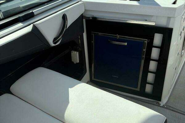 Monterey 355 Super Sport Yacht For Sale