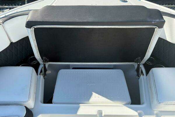 Monterey 355 Super Sport Yacht For Sale