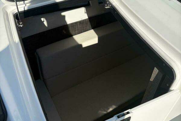 Monterey 355 Super Sport Yacht For Sale