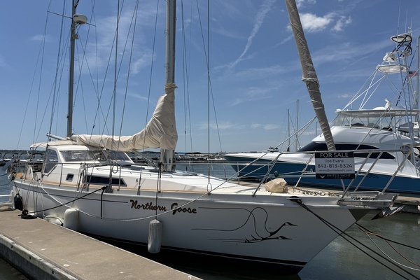 Photo of the 1980 Amel Mango 52 "Northern Goose"