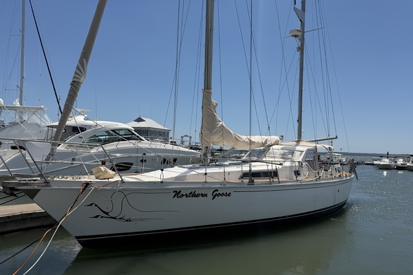 Photo of the 1980 Amel Mango 52 "Northern Goose"