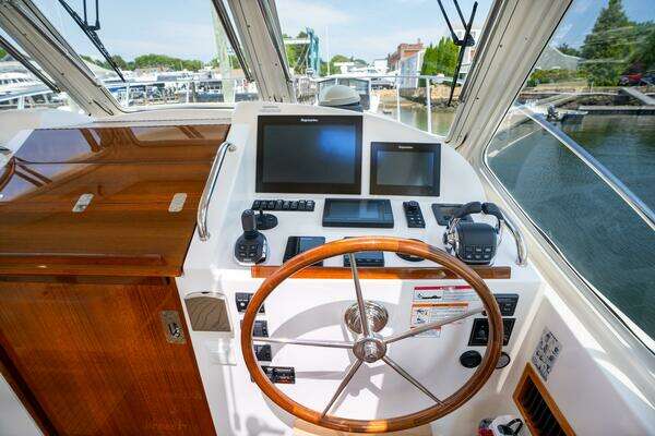 MJM 40z Yacht For Sale