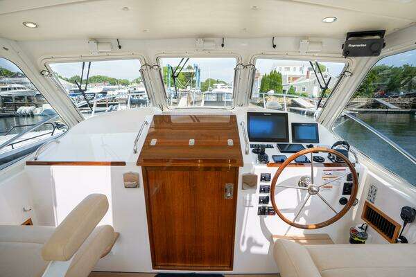 MJM 40z Yacht For Sale