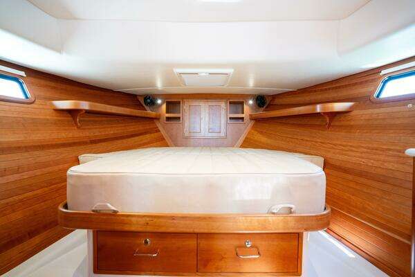 MJM 40z Yacht For Sale