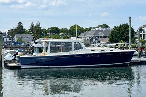 MJM 40z Yacht For Sale