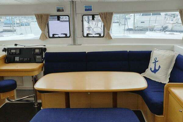 Lagoon 420 Owner's Version Yacht For Sale