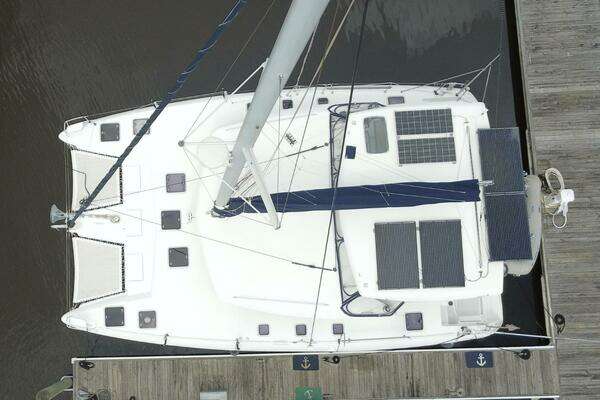 Lagoon 420 Owner's Version Yacht For Sale