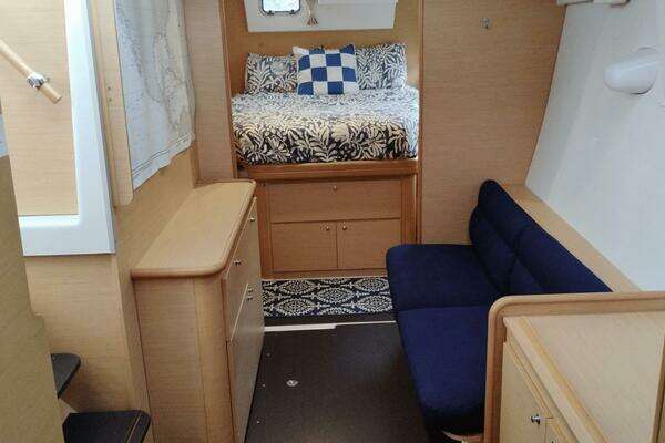 Lagoon 420 Owner's Version Yacht For Sale