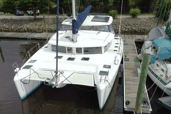 Lagoon 420 Owner's Version Yacht For Sale