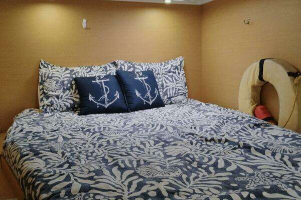 Lagoon 420 Owner's Version Yacht For Sale