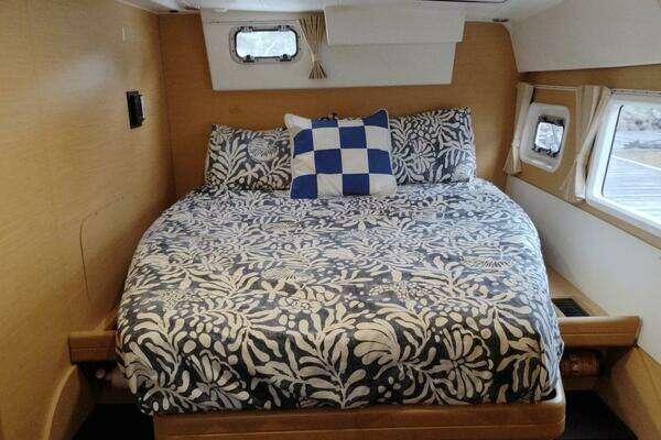 Lagoon 420 Owner's Version Yacht For Sale