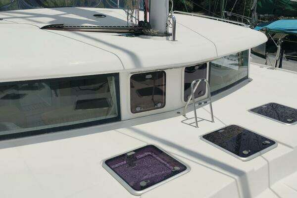 Lagoon 420 Owner's Version Yacht For Sale