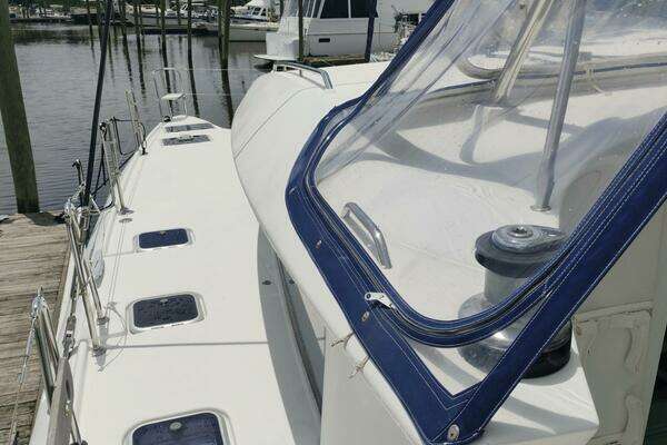 Lagoon 420 Owner's Version Yacht For Sale