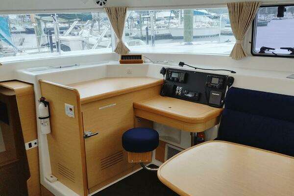 Lagoon 420 Owner's Version Yacht For Sale