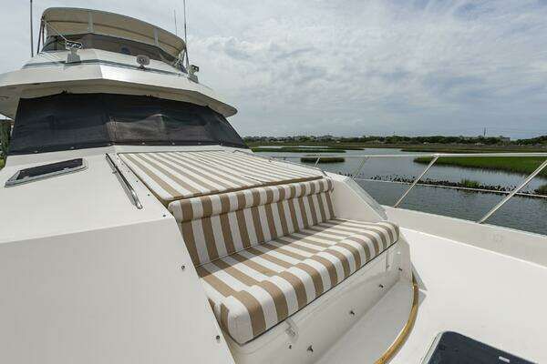 Hatteras 70 Cockpit MotorYacht Yacht For Sale