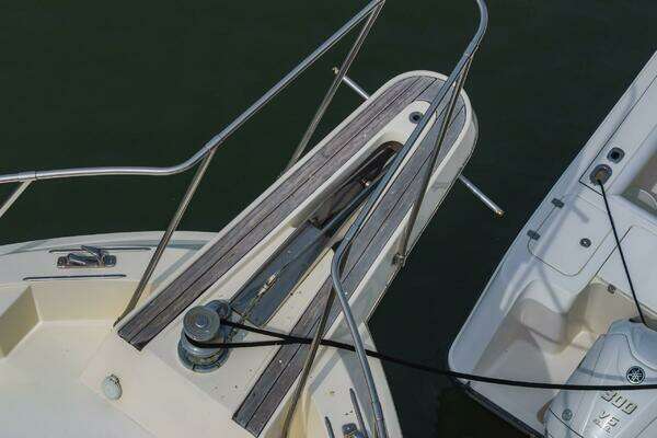 Hatteras 70 Cockpit MotorYacht Yacht For Sale