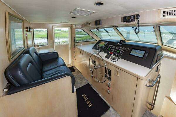 Hatteras 70 Cockpit MotorYacht Yacht For Sale