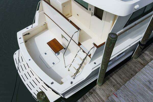 Hatteras 70 Cockpit MotorYacht Yacht For Sale