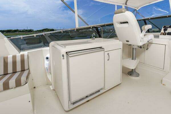 Hatteras 70 Cockpit MotorYacht Yacht For Sale