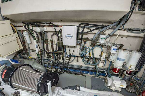 Hatteras 70 Cockpit MotorYacht Yacht For Sale