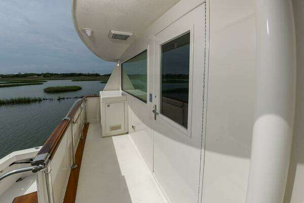 Hatteras 70 Cockpit MotorYacht Yacht For Sale