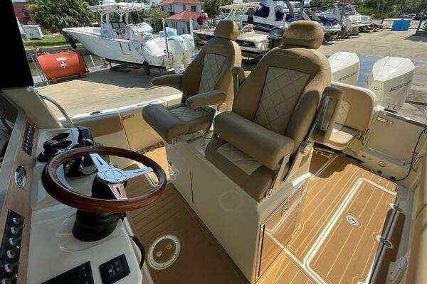 Chris-Craft Catalina Yacht For Sale