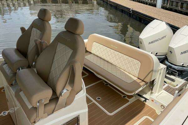 Chris-Craft Catalina Yacht For Sale
