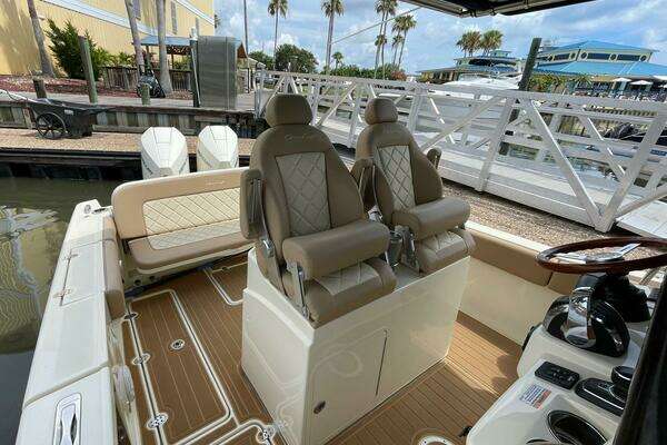 Chris-Craft Catalina Yacht For Sale