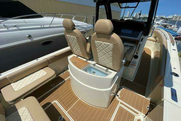 Chris-Craft Catalina Yacht For Sale