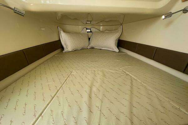 Chris-Craft Catalina Yacht For Sale